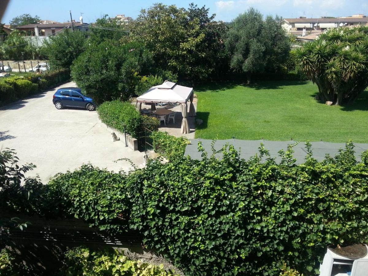 Garden Basement - Seminterrato Max 4 Ospiti - Fiumicino Vicino Aeroporto E Fiera Διαμέρισμα Εξωτερικό φωτογραφία