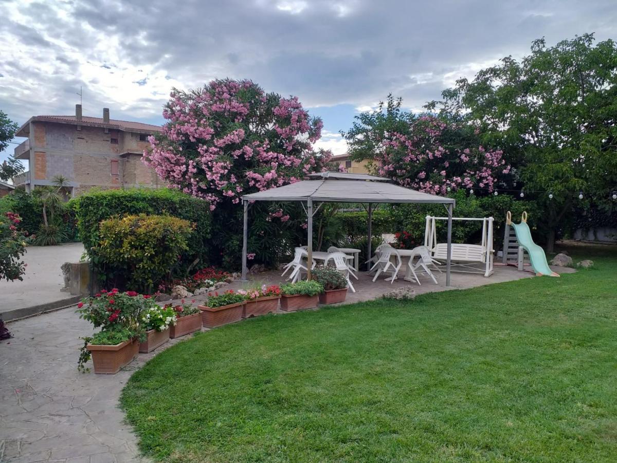 Garden Basement - Seminterrato Max 4 Ospiti - Fiumicino Vicino Aeroporto E Fiera Διαμέρισμα Εξωτερικό φωτογραφία