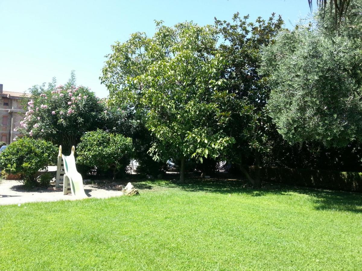 Garden Basement - Seminterrato Max 4 Ospiti - Fiumicino Vicino Aeroporto E Fiera Διαμέρισμα Εξωτερικό φωτογραφία