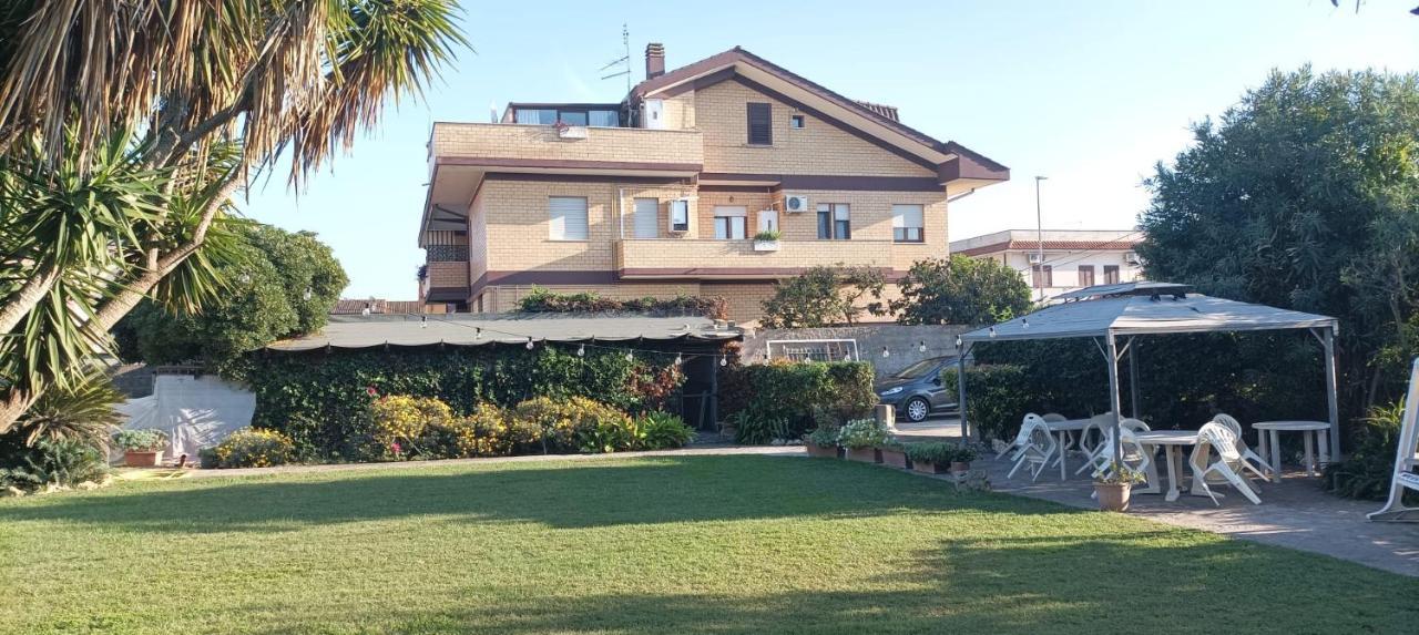 Garden Basement - Seminterrato Max 4 Ospiti - Fiumicino Vicino Aeroporto E Fiera Διαμέρισμα Εξωτερικό φωτογραφία
